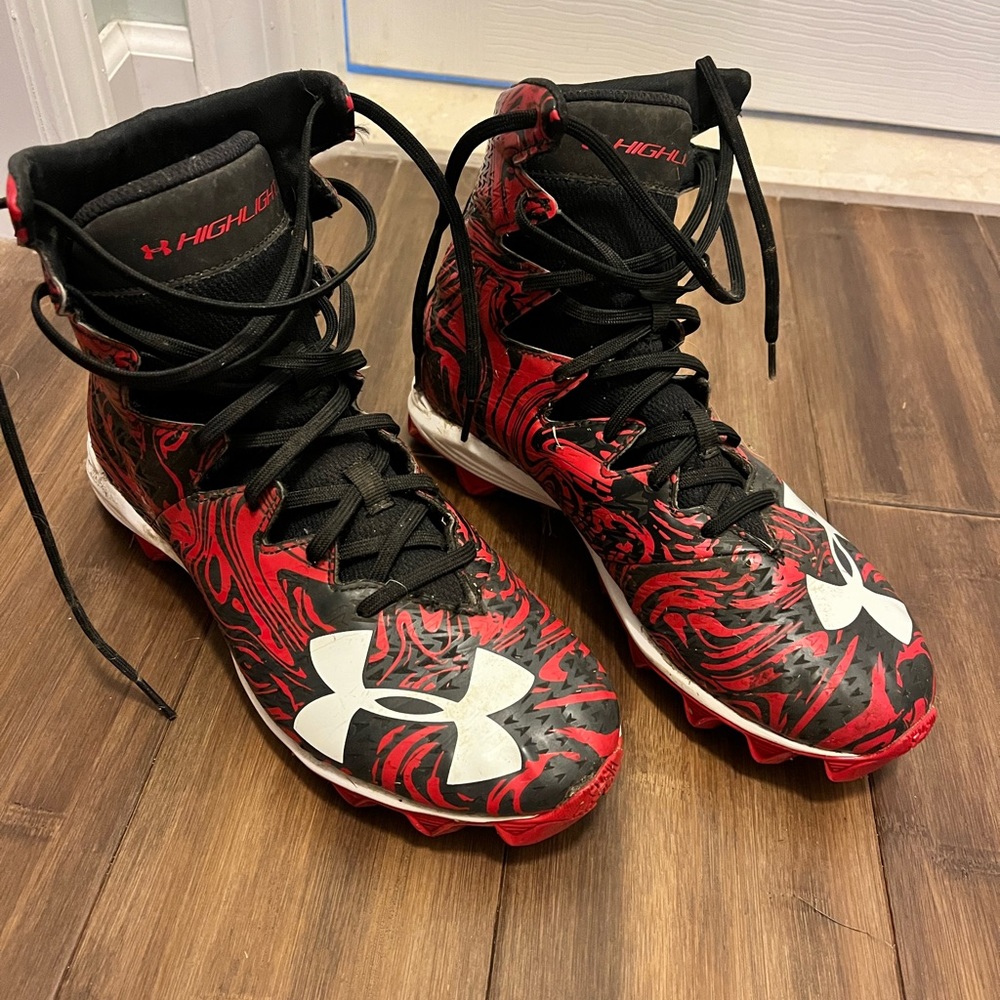 Under Armour Highlight football cleats